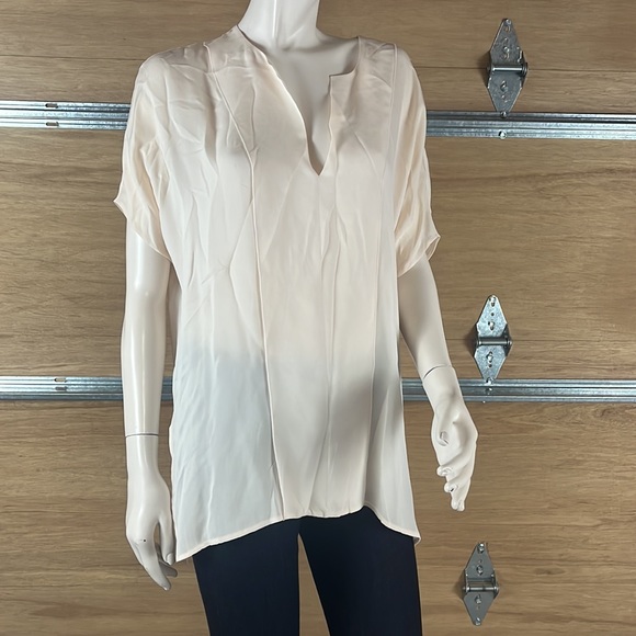 NWT Vince Off White Silk Blouse. Size Small - Picture 2 of 14